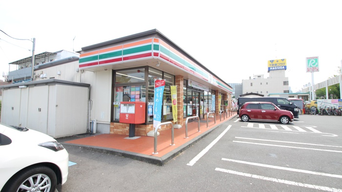 コンビニ　セブン-イレブン 八王子堀之内店（コンビニ）まで450m