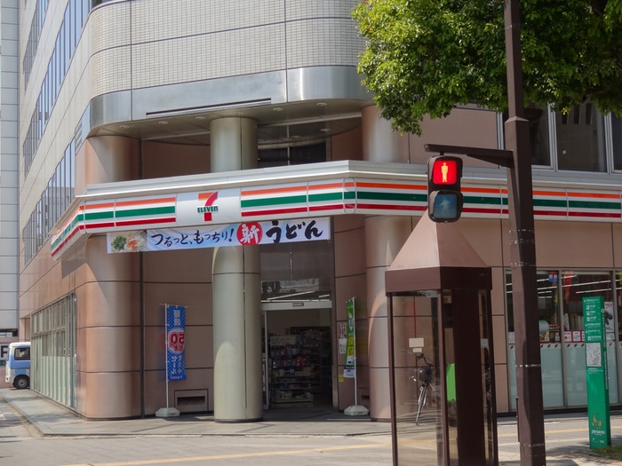コンビニ　セブンイレブン（コンビニ）まで150m