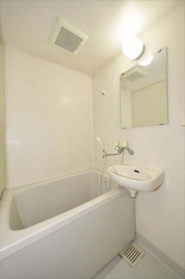 バス・シャワールーム　他号室のお写真です