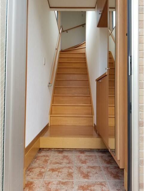 玄関　収納豊富なシューズボックスです♪