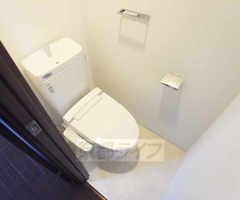 トイレ　ウォシュレット付きのトイレです。