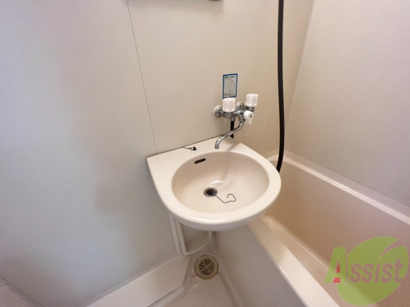 洗面設備　洗面台はバスルームの横に付いていましたよ～