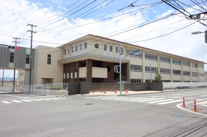 小学校　龍王小学校（小学校）まで600m