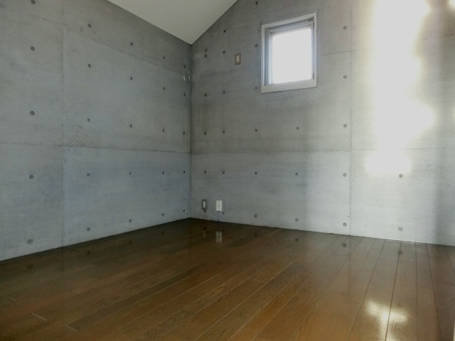 居室・リビング　お洒落なコンクリート打ちっ放しの内装