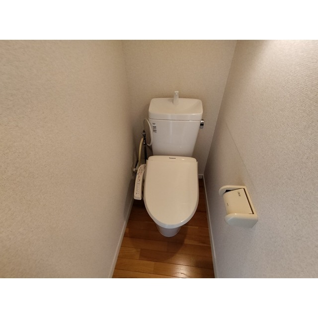 トイレ　※同型物件画像使用中　一部仕様異なる可能