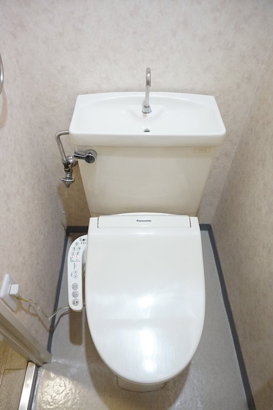 トイレ　快適な温水洗浄便座