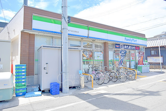 コンビニ　ファミリーマート　小浦下新庄駅前（コンビニ）まで273m