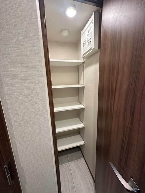 玄関　◆たっぷり収納できるシューズインクローク◆