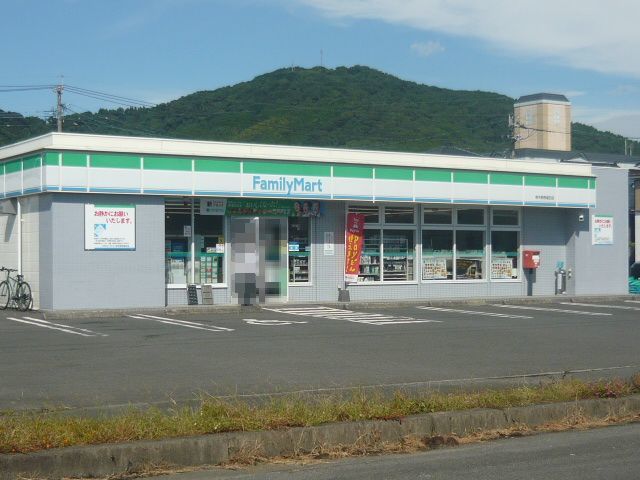 コンビニ　ファミリーマート串木野西塩田店（コンビニ）まで120m
