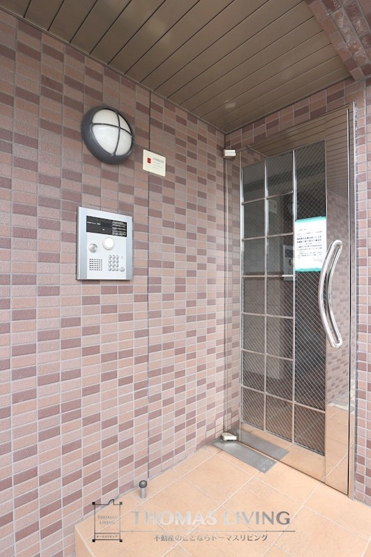 エントランス　オートロックで安心です。