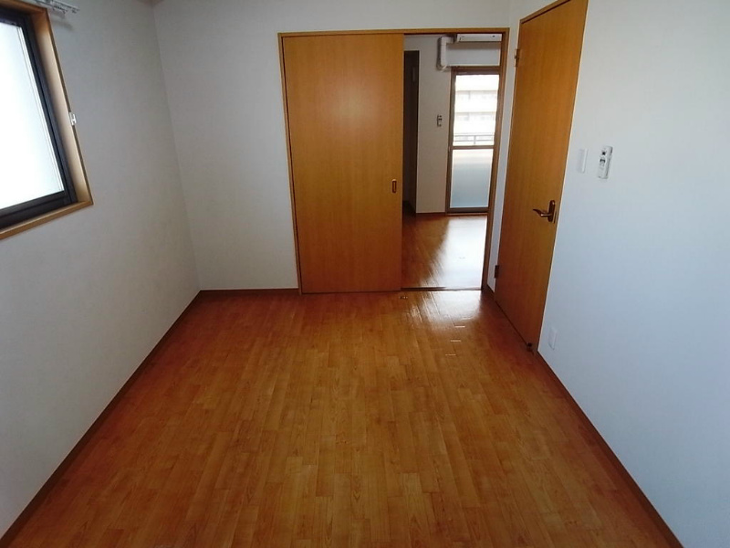 その他部屋・スペース　洋室6帖  ＬＤＫ9.5帖とつなげても仕切っても使えます