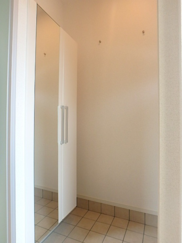 玄関　図面と現状に相違がある場合には現状を優先