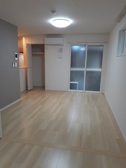 居室・リビング　フローリング