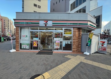 コンビニ　セブンーイレブン　神戸鯉川筋店（コンビニ）まで212m