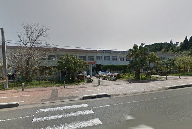 小学校　宮崎市立木花小学校（小学校）まで486m