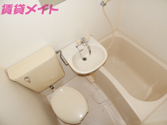 バス・シャワールーム　同物件別室写真