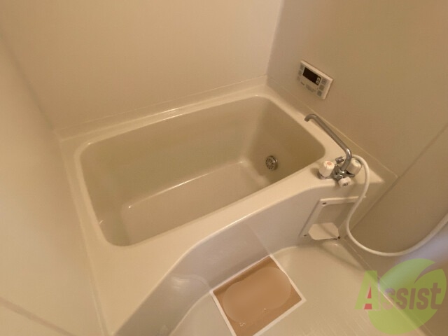 バス・シャワールーム　こちらの浴室で、一日の疲れを癒して下さい。