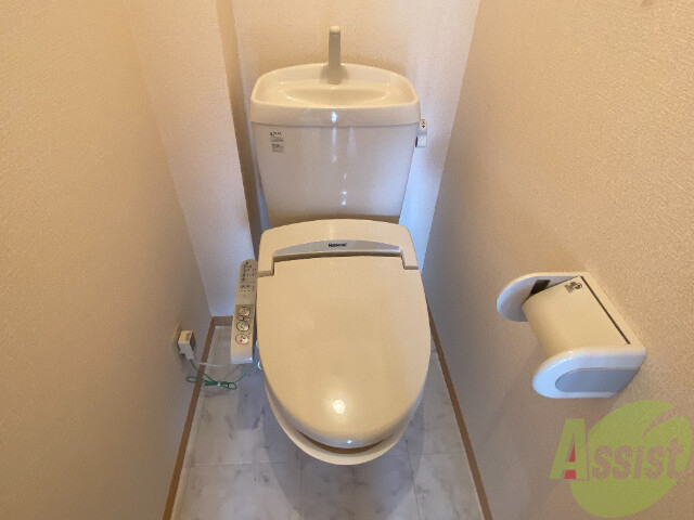 トイレ　トイレは、嬉しいウォッシュレット付きです。