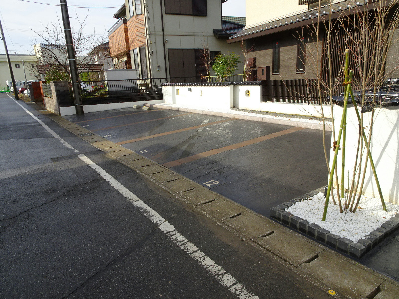 駐車場　駐車場