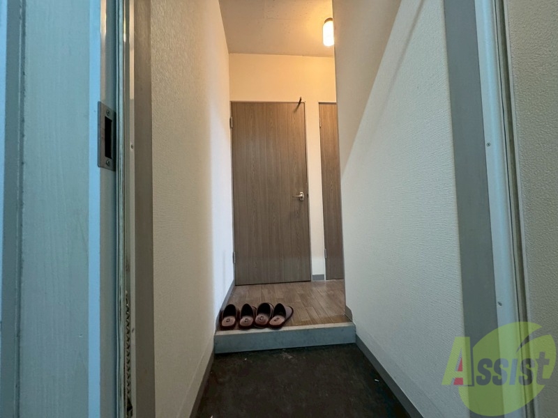 玄関　玄関の様子です。明るい印象ですね。気分もあがりそう。