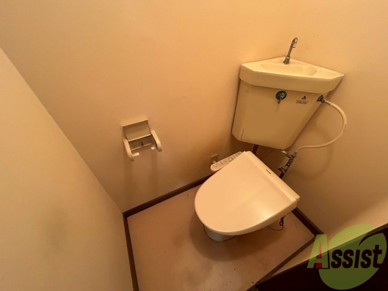 トイレ　こちらはトイレです。清潔感があり、安心して使用できます。