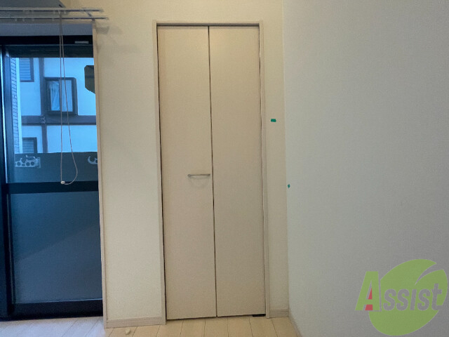 収納　収納はこちらです、一人グラスには丁度いい大きさですね！