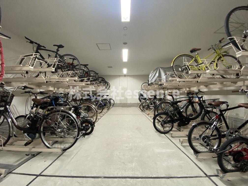 駐車場　弊社ではオンライン対応・現地対応可能です♪