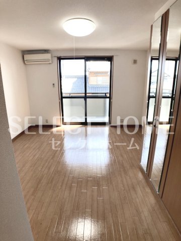 居室・リビング　同型タイプこちらの居間で趣味の時間をお楽しみください