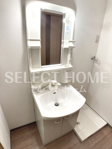 洗面設備　同型タイプ独立洗面台、朝の身支度には欠かせません