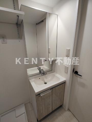 洗面設備　スペースが確保できる洗面所です