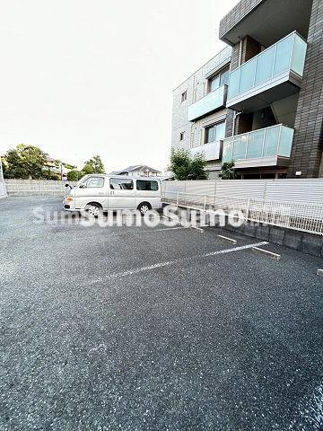 駐車場　車をお持ちの方に嬉しい駐車場付きの物件です