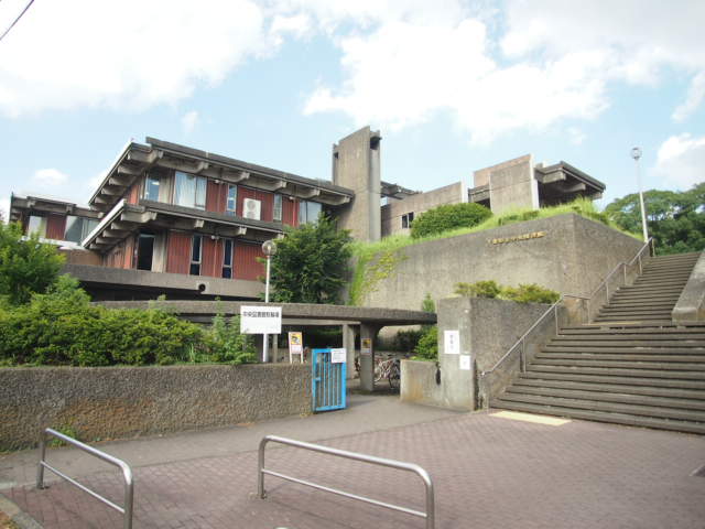 図書館　千葉県立中央図書館（図書館）まで777m