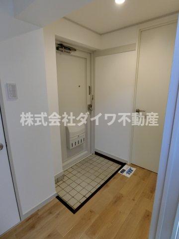 玄関　※2022年8月リノベーション直後の写真です