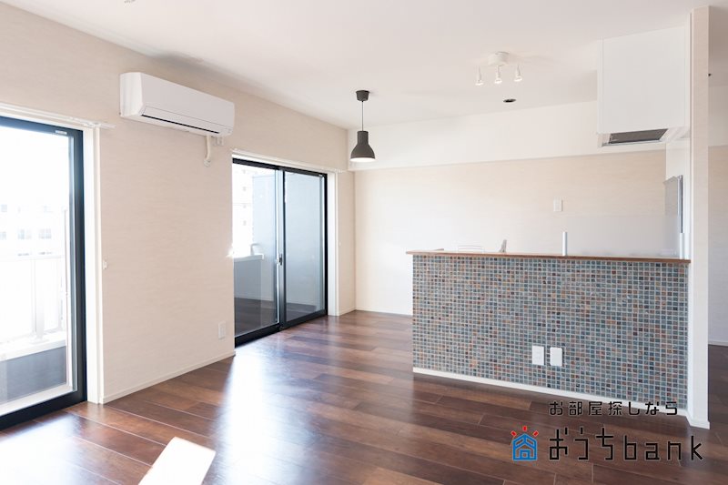 居室・リビング　日当たりの良い13帖のリビング