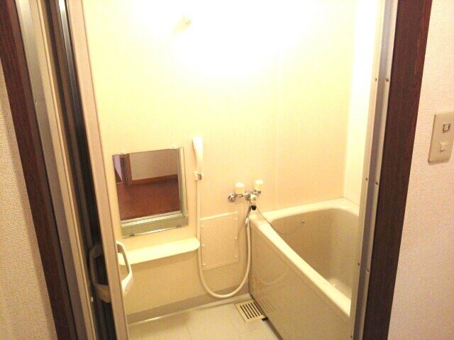 バス・シャワールーム　ゆったり過ごせるお風呂です