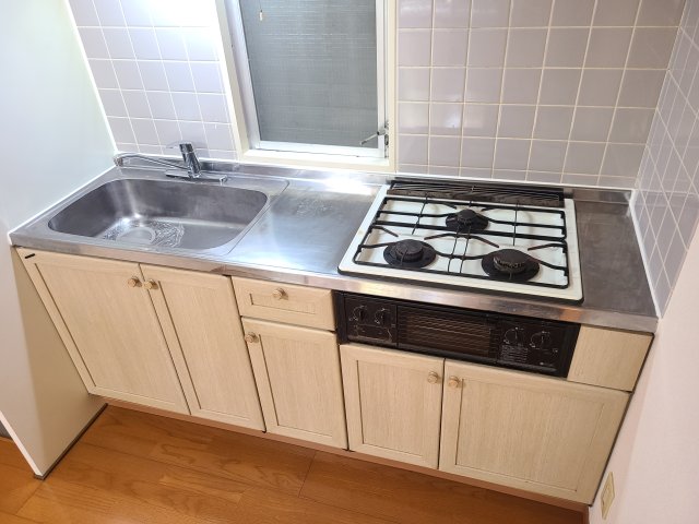 キッチン　★３口ガスビルトインコンロ・グリル付き・都市ガス仕様★