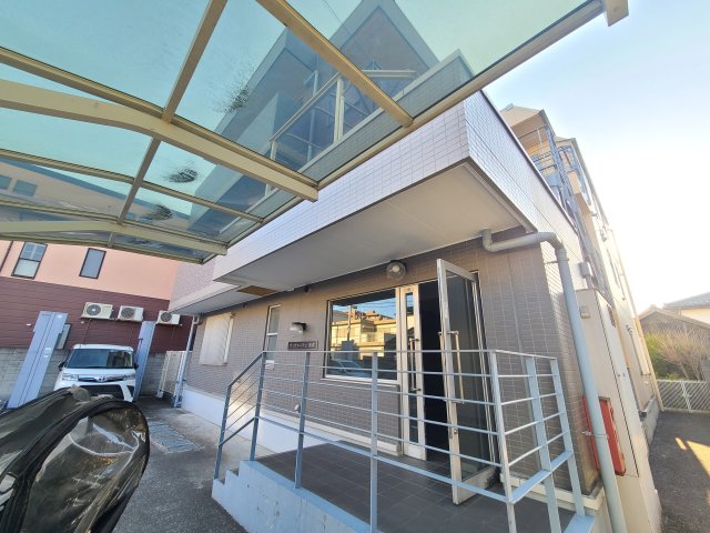 建物外観　★鉄骨造３階建てマンション！外観です★