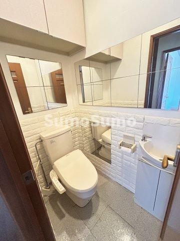 トイレ　落ち着いたトイレです