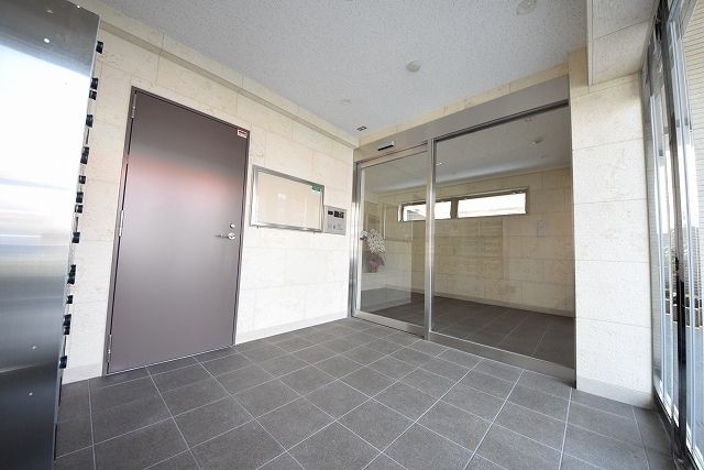 エントランス　★お問い合わせはタウンハウジングまで★