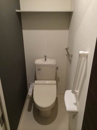 トイレ　温水洗浄便座