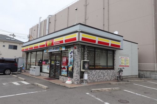 コンビニ　デイリーヤマザキ　東大阪稲田店（コンビニ）まで1077m