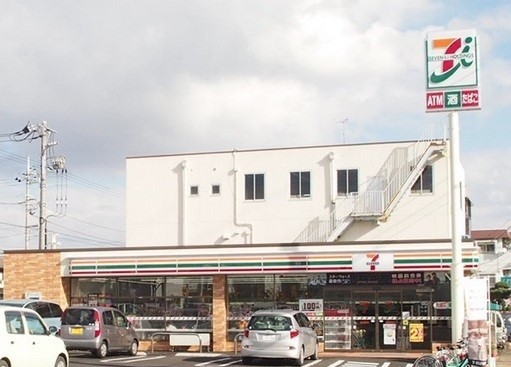 コンビニ　セブンイレブン（コンビニ）まで850m