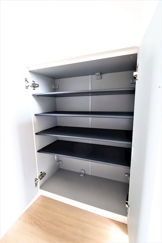 玄関　収納力のある下駄箱をご用意いたしました。