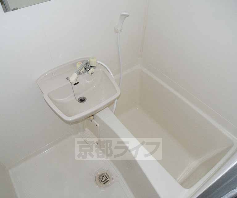 バス・シャワールーム　もちろんセパレートです。