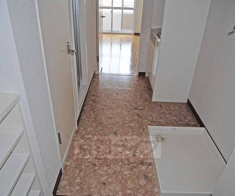 その他部屋・スペース　廊下にキッチンがございます