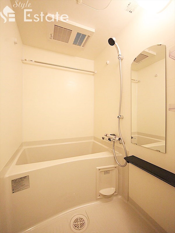 バス・シャワールーム　バスルーム