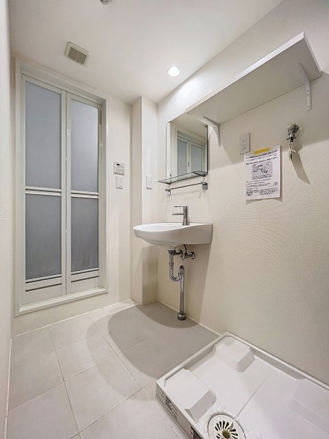 洗面設備　スペースが確保できる洗面所です