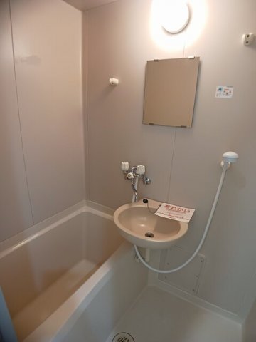 バス・シャワールーム　日々の疲れを癒すお風呂付です