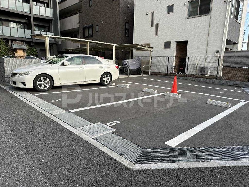 駐車場　駐車場