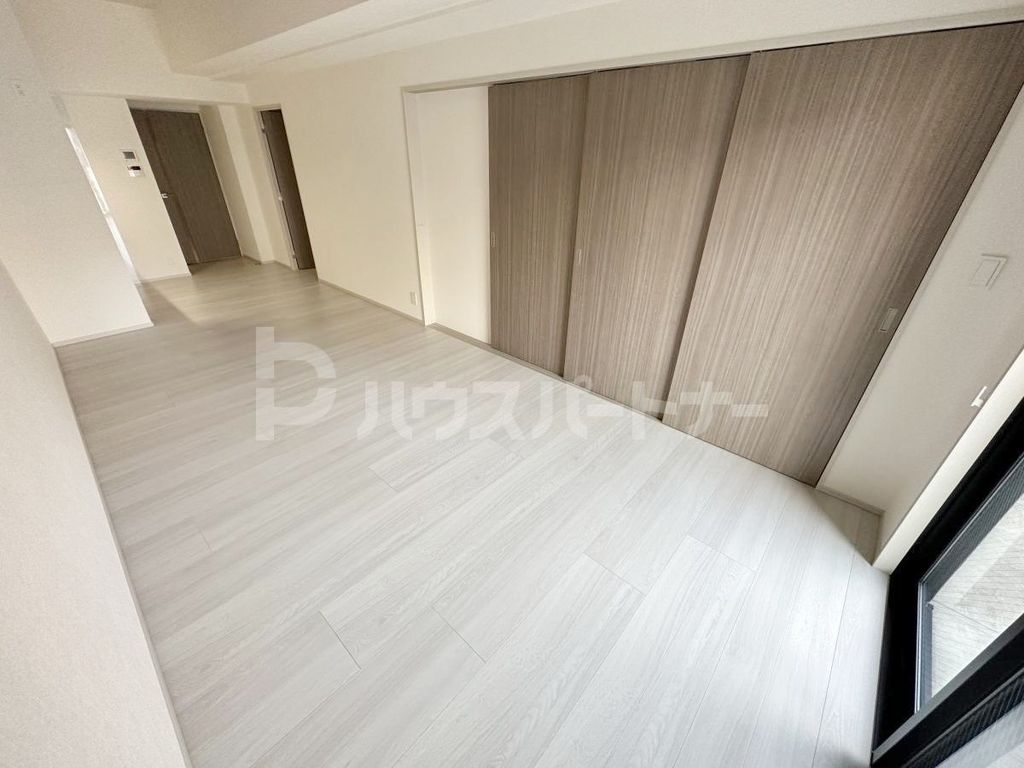 居室・リビング　玄関